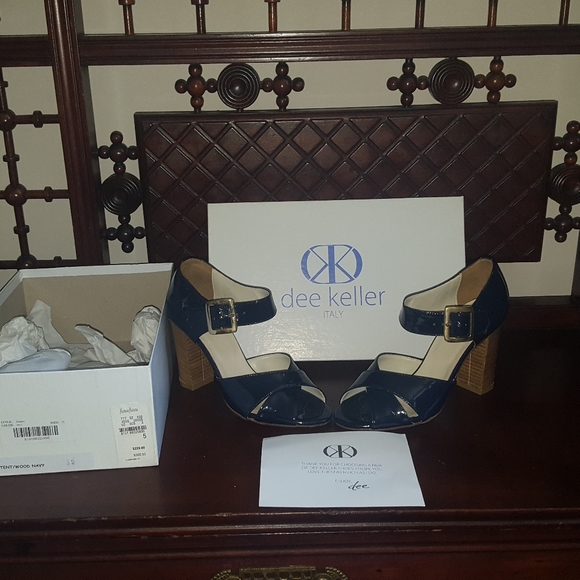 Dee Keller patent navy pumps - Picture 6 of 13